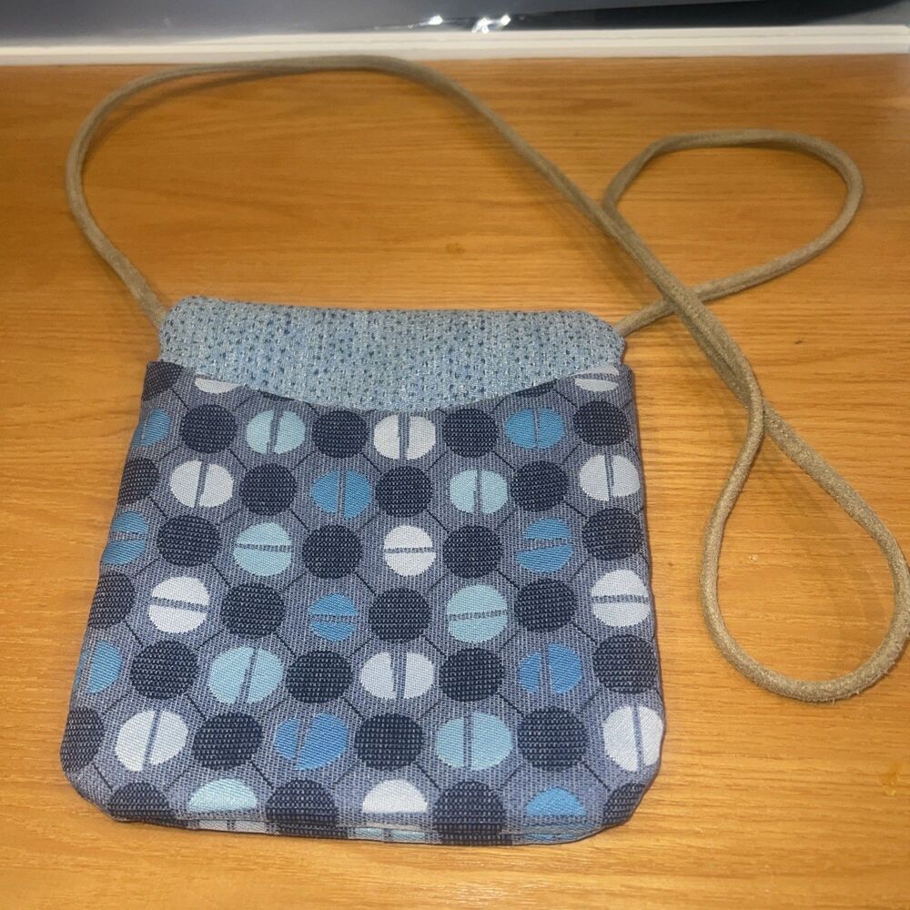 Maruca Busy Bee Crossbody Bag Handcrafted in Boulder Jacquard Artisan Purse